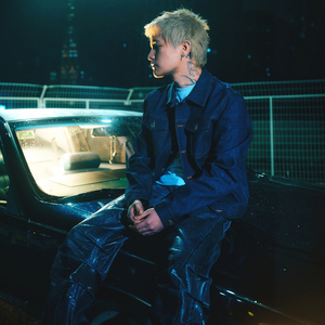 裸体美女2小时免费看
