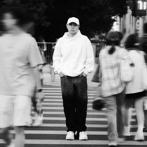 裸体美女2小时免费看
